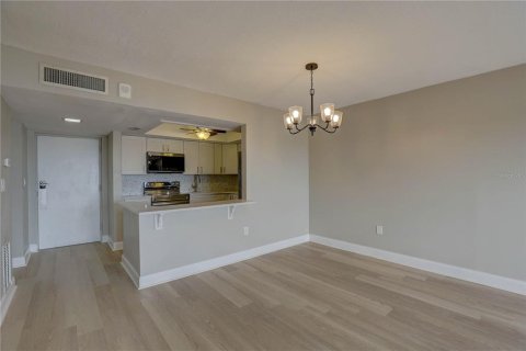 Condominio en venta en Saint Petersburg, Florida, 1 dormitorio, 69.21 m2 № 1902713 - foto 12