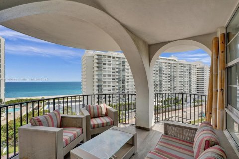 Condo in Miami Beach, Florida, 2 bedrooms  № 1740075 - photo 28