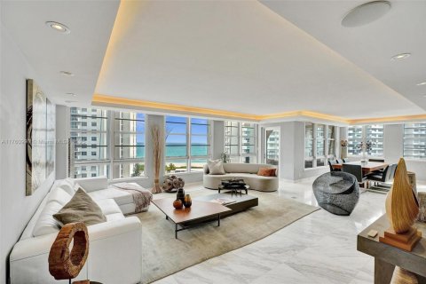 Condo in Miami Beach, Florida, 2 bedrooms  № 1740075 - photo 13