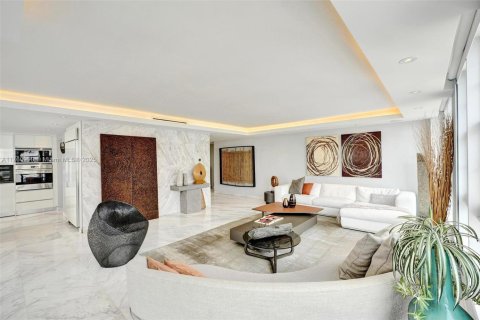 Condo in Miami Beach, Florida, 2 bedrooms  № 1740075 - photo 8