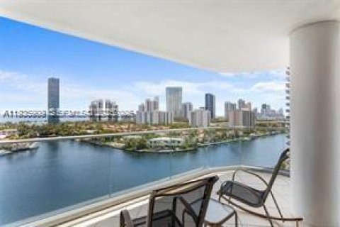 Condominio en venta en Aventura, Florida, 2 dormitorios, 169.55 m2 № 1994697 - foto 21