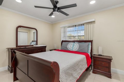 House in Port Charlotte, Florida 3 bedrooms, 148.36 sq.m. № 1615032 - photo 18