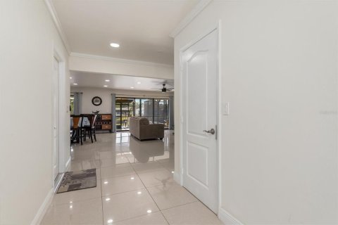 House in Port Charlotte, Florida 3 bedrooms, 148.36 sq.m. № 1615032 - photo 2