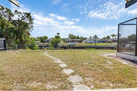 House in Port Charlotte, Florida 3 bedrooms, 148.36 sq.m. № 1615032 - photo 29
