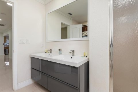 House in Port Charlotte, Florida 3 bedrooms, 148.36 sq.m. № 1615032 - photo 20