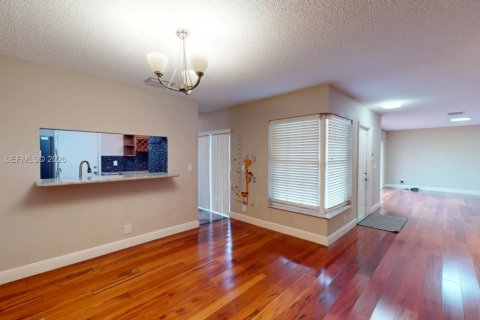 Снять в аренду таунхаус в Купер-Сити, Флорида 3 спальни, 154.78м2, № 2010009 - фото 9