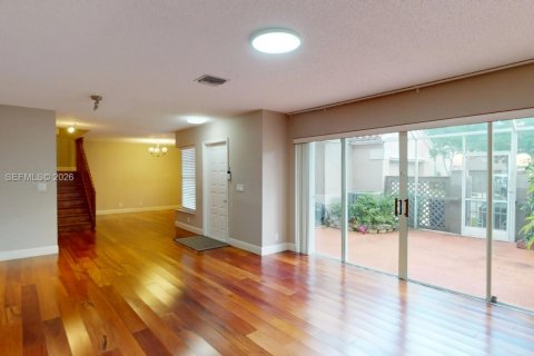 Снять в аренду таунхаус в Купер-Сити, Флорида 3 спальни, 154.78м2, № 2010009 - фото 6