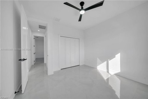 Casa en venta en Lehigh Acres, Florida, 3 dormitorios, 164.99 m2 № 2056315 - foto 15