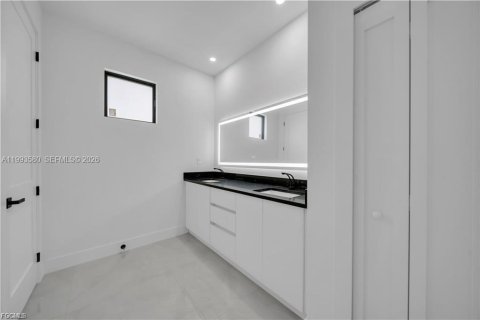 Casa en venta en Lehigh Acres, Florida, 3 dormitorios, 164.99 m2 № 2056315 - foto 26