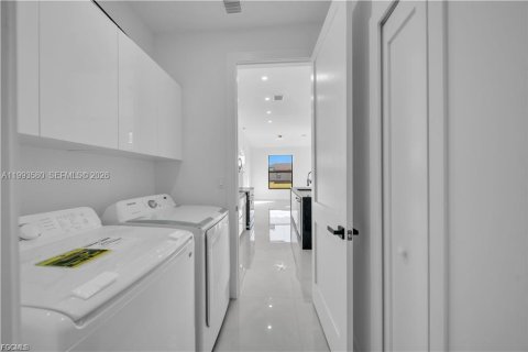 Casa en venta en Lehigh Acres, Florida, 3 dormitorios, 164.99 m2 № 2056315 - foto 29