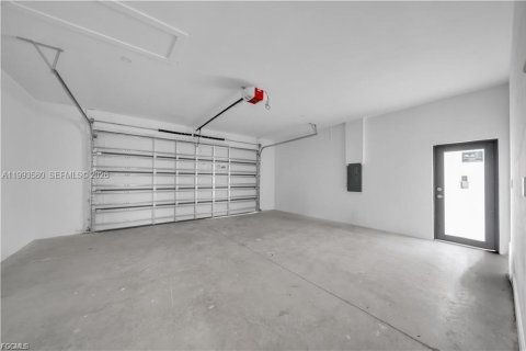 Casa en venta en Lehigh Acres, Florida, 3 dormitorios, 164.99 m2 № 2056315 - foto 27