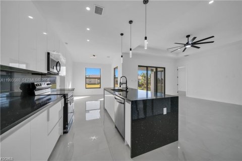 Casa en venta en Lehigh Acres, Florida, 3 dormitorios, 164.99 m2 № 2056315 - foto 12