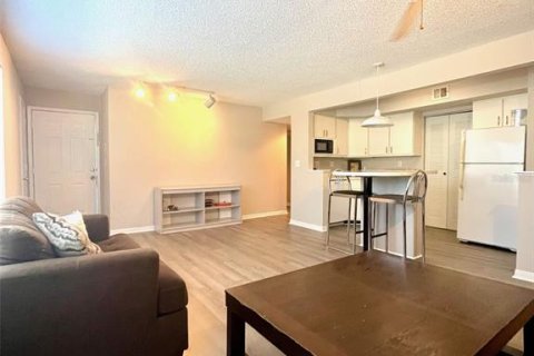 Condo in Gainesville, Florida, 4 bedrooms  № 1900505 - photo 4