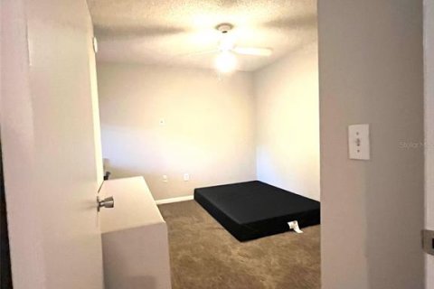 Condo in Gainesville, Florida, 4 bedrooms  № 1900505 - photo 16