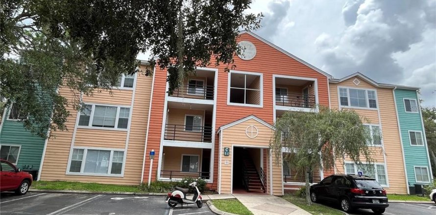 Condo in Gainesville, Florida, 4 bedrooms № 1900505