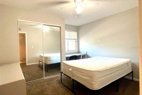 Condo in Gainesville, Florida, 4 bedrooms  № 1900505 - photo 14