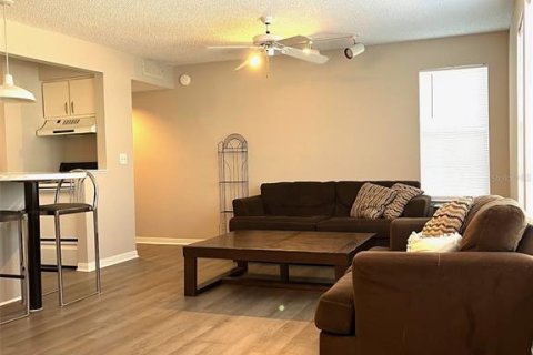 Condo in Gainesville, Florida, 4 bedrooms  № 1900505 - photo 2
