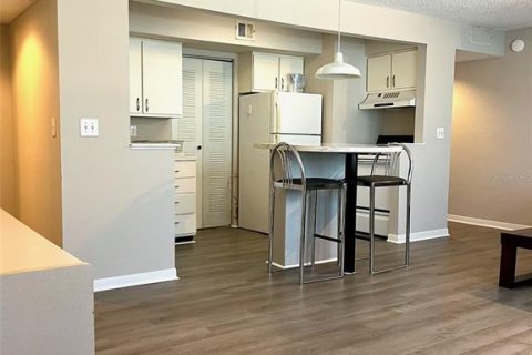 Condo in Gainesville, Florida, 4 bedrooms  № 1900505 - photo 5