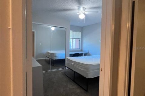 Condo in Gainesville, Florida, 4 bedrooms  № 1900505 - photo 18