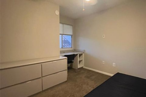 Condo in Gainesville, Florida, 4 bedrooms  № 1900505 - photo 15