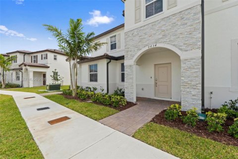 Villa ou maison à louer à Homestead, Floride: 3 chambres № 2292938 - photo 3