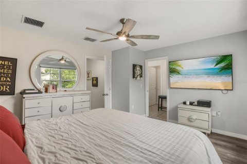 House in Orlando, Florida 3 bedrooms, 167.78 sq.m. № 2231873 - photo 14