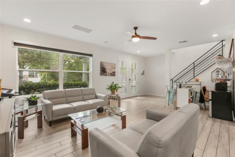 House in Orlando, Florida 3 bedrooms, 167.78 sq.m. № 2231873 - photo 4