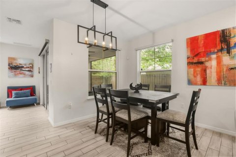 House in Orlando, Florida 3 bedrooms, 167.78 sq.m. № 2231873 - photo 9