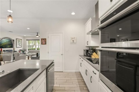 House in Orlando, Florida 3 bedrooms, 167.78 sq.m. № 2231873 - photo 7