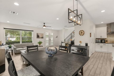 House in Orlando, Florida 3 bedrooms, 167.78 sq.m. № 2231873 - photo 10