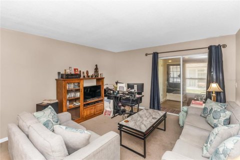 Condo in DeLand, Florida, 2 bedrooms  № 1850271 - photo 7