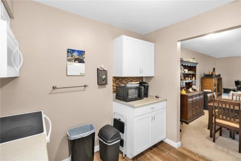 Condo in DeLand, Florida, 2 bedrooms  № 1850271 - photo 10