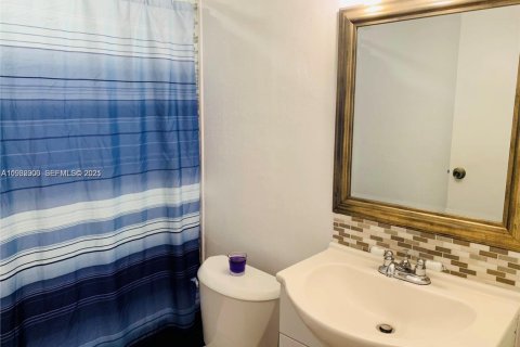 Apartment in Hollywood, Florida 2 bedrooms, 82.13 sq.m. № 2152462 - photo 10