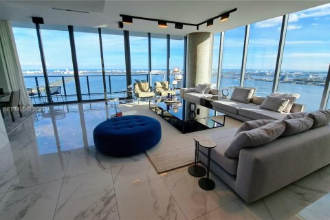 Condo in Miami, Florida, 6 bedrooms  № 2248815 - photo 7