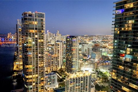 Condo in Miami, Florida, 6 bedrooms  № 2248815 - photo 25