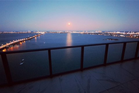 Condo in Miami, Florida, 6 bedrooms  № 2248815 - photo 23