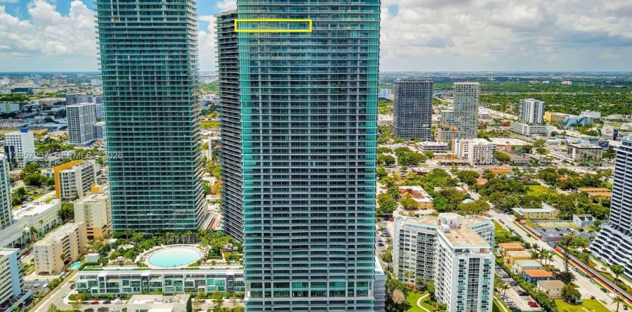 Condo in Miami, Florida, 6 bedrooms  № 2248815