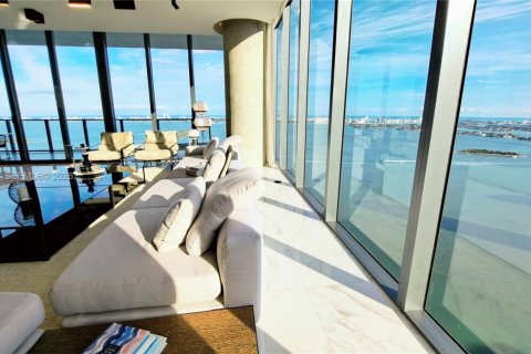 Condo in Miami, Florida, 6 bedrooms  № 2248815 - photo 29