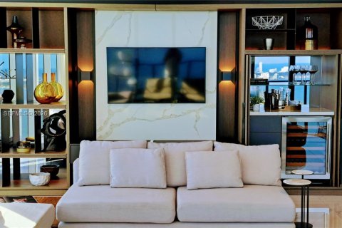 Condo in Miami, Florida, 6 bedrooms  № 2248815 - photo 20