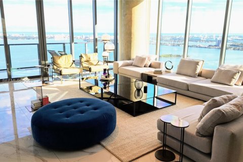 Condo in Miami, Florida, 6 bedrooms  № 2248815 - photo 8