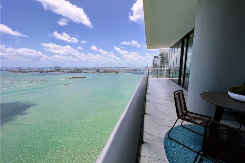 Condo in Miami, Florida, 6 bedrooms  № 2248815 - photo 12