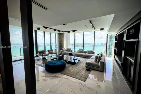 Condo in Miami, Florida, 6 bedrooms  № 2248815 - photo 3