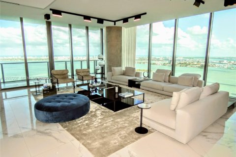 Condo in Miami, Florida, 6 bedrooms  № 2248815 - photo 10