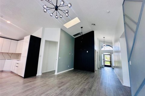 House in Kissimmee, Florida 4 bedrooms, 163.51 sq.m. № 1649876 - photo 11