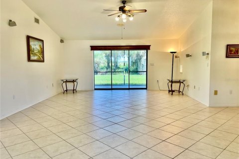House in Punta Gorda, Florida 3 bedrooms, 196.21 sq.m. № 1837821 - photo 10
