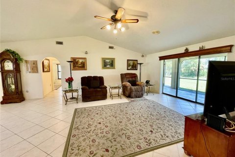 House in Punta Gorda, Florida 3 bedrooms, 196.21 sq.m. № 1837821 - photo 14