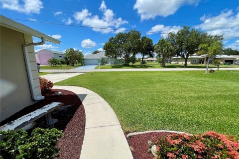 House in Punta Gorda, Florida 3 bedrooms, 196.21 sq.m. № 1837821 - photo 4