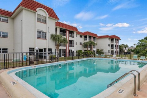 Condominio en venta en Saint Petersburg, Florida, 1 dormitorio, 56.67 m2 № 2104205 - foto 25