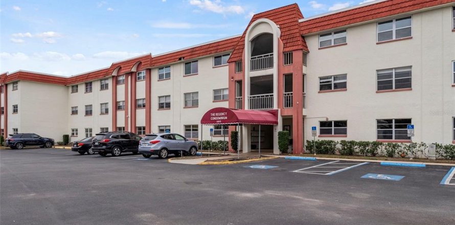 Condominio en Saint Petersburg, Florida, 1 dormitorio № 2104205