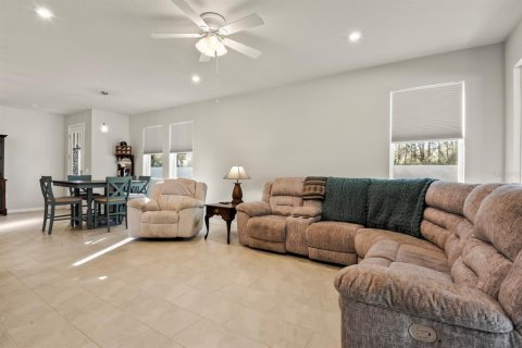 House in Sun City Center, Florida 3 bedrooms, 161.28 sq.m. № 2202134 - photo 9